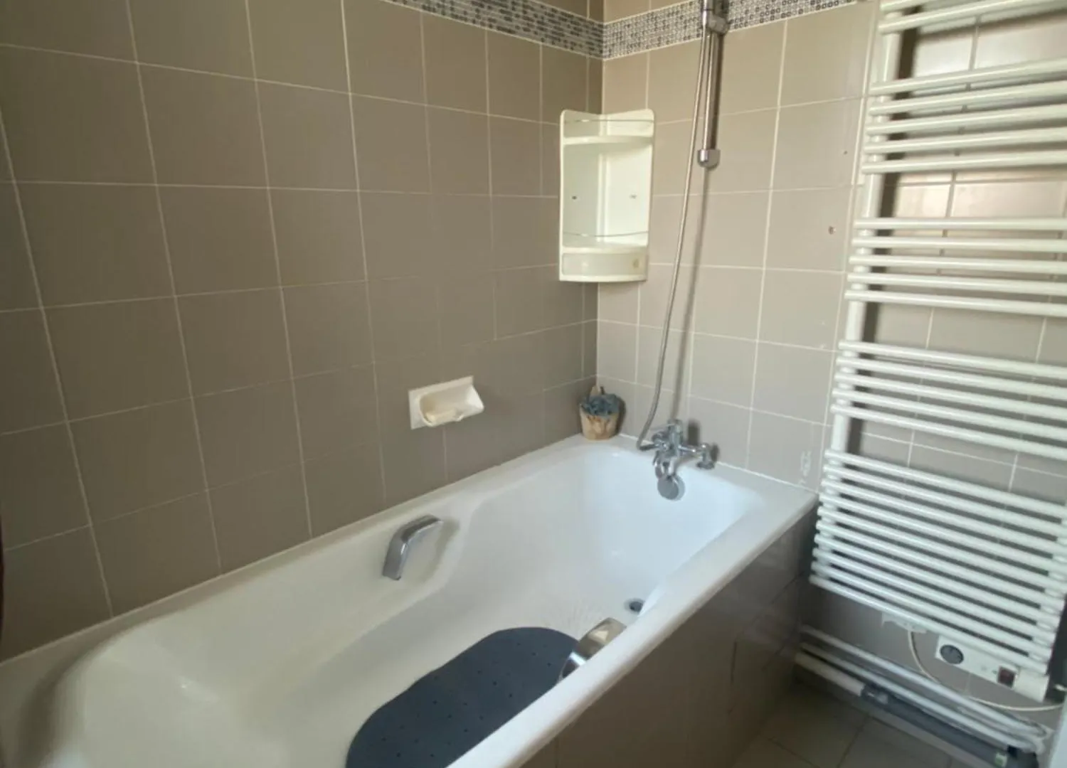 Familial 140 M2 13 * Paris