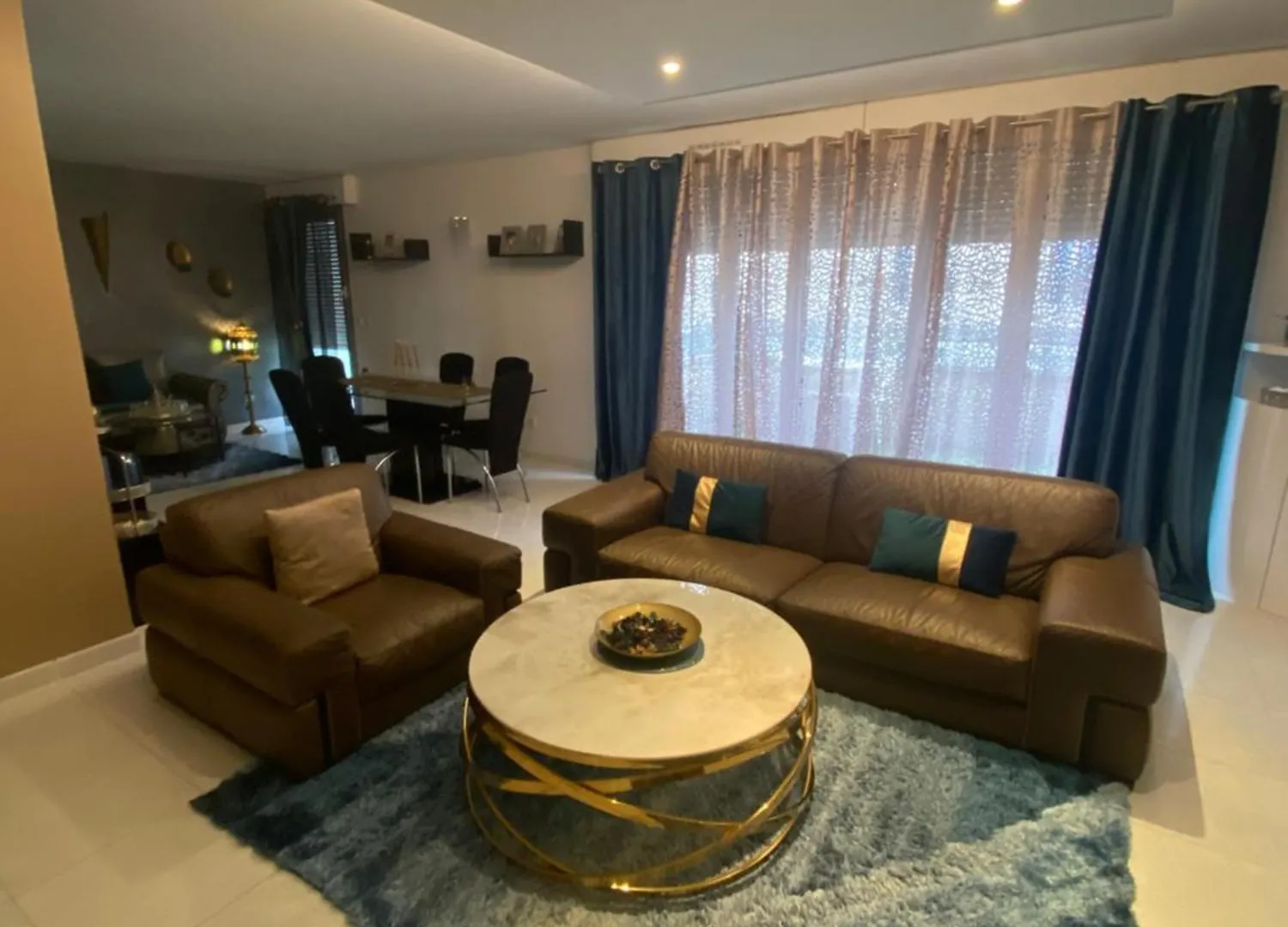 Familial 140 M2 13 *