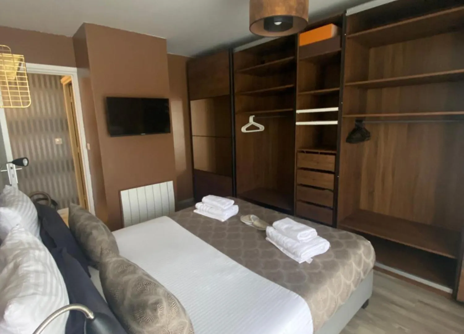 Familial 140 M2 13 *